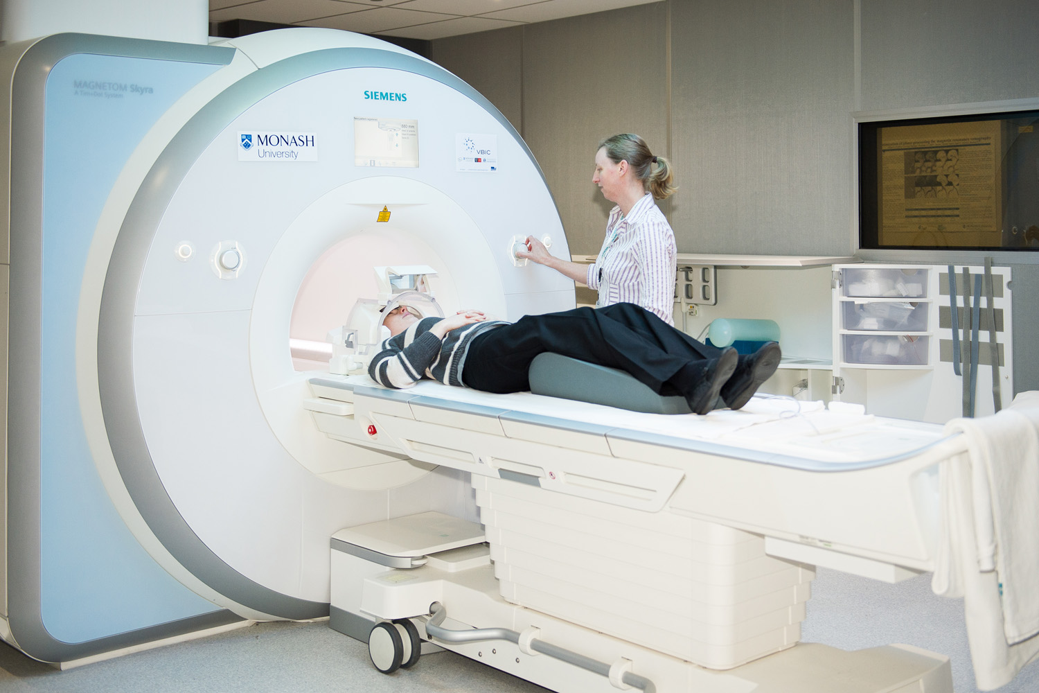 What Can A Brain Ct Scan Show That An Mri Cannot